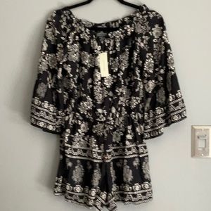NWT Romper Size M